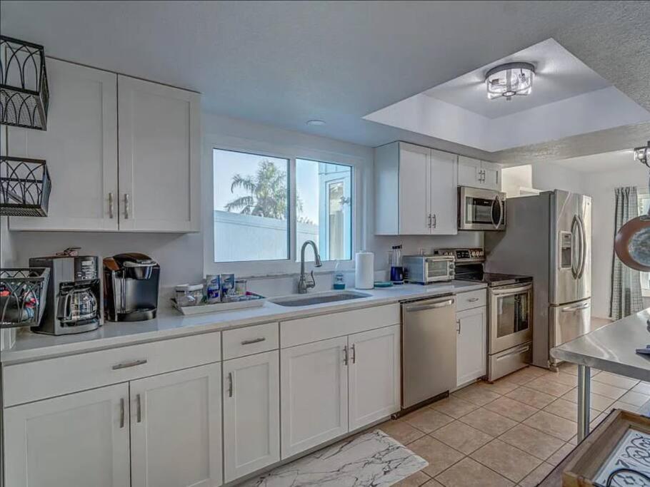 Lakefront Duplex With Pontoon Boat 2 Bedroom Home マウント・ドラ エクステリア 写真