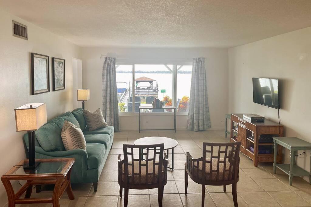 Lakefront Duplex With Pontoon Boat 2 Bedroom Home マウント・ドラ エクステリア 写真